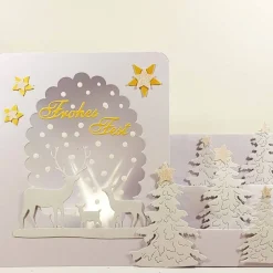 Teelichtkarte versandfertig Weiße Aufstell-Weihnachtskarte Winterwald mit Hirschfamilie