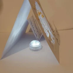 Teelichtkarte versandfertig Weiße Aufstell-Weihnachtskarte Winterwald mit Hirschfamilie