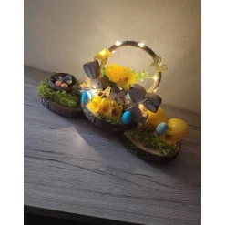 Tischdeko auf Baumscheibe Ostern Hasen m LED Beleuchtung 35x14x18cm