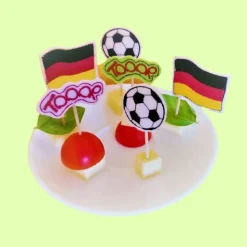 Tisch-Deko für den Fussball-Abend, dekorative Fussball-Stecker,kreative Gestaltung für ein gelungenes Fussball-Buffet