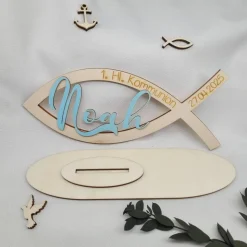 Tischdekoration Kommunion Platzdeko Fisch mit Name und Datum aus Holz geschnitten und handgraviert