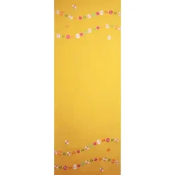 Tischläufer mit  Hasenmotiven im Frühlingsblumenbeet