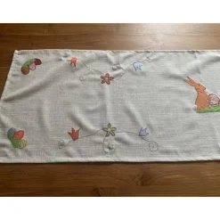 Tischläufer Tischdecke mit fröhlich-bunten Applikationen Ostern Frühling Osterhase Osterei Blumen Baumwolle 41 x136 cm