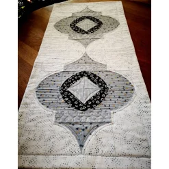 Tischläufer Weihnachtsornament – Patchwork Einzelstück aus Baumwolle für Advent & Weihnachten