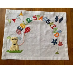 Tischset Geburtstagskind Geburtstag Geburtstagsdeko Hund Blumen Baumwolle 45 x 35cm
