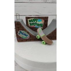 Tortendeko Tortentopper Caketopper Skater Skateboard Halfpipe Graffitti Skaterbahn