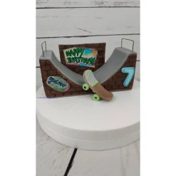 Tortendeko Tortentopper Caketopper Skater Skateboard Halfpipe Graffitti Skaterbahn