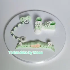 Tortendeko Tortentopper Zuckerfigur  Taufe Geburt Baby