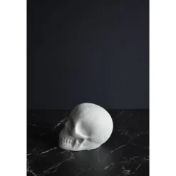 Totenkopf Flammen – Halloweenfigur aus Gips zum Selbstgestalten