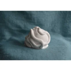 Totenkopf Schlangen – Halloweenfigur aus Gips zum Selbstgestalten