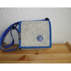 Trachtentasche, Dirndltasche, Unikat, aus Wollfilz in hellmeliert und blau, Upcycling, Kaffeekapsel, Umhängetasche, Oktoberfest, handgemacht von Dieda