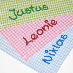 Trachtentuch kariert hellblau mit Spruch, Baby und Kind Jungen Mädchen Personalisiertes Babyhalstuch / Vichykaro