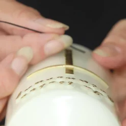 Trauerkerze/Gedenkkerze, klein in elfenbein „In lieber Erinnerung“, gold/schwarz, Echtwachsbeschriftung, Trauerkerze