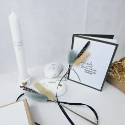Trauerset - Trauerbox mit Karte, Erinnerungssteine, Kerzenständer und Erinnerungskerze mit Spruch und Blumen dekoriert