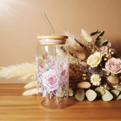 Trinkglas mit Strohhalm