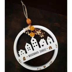 Türkranz Häuserkranz Loop – Handgemachter Fensterkranz mit Trockenblumen und Keramik, 18 cm