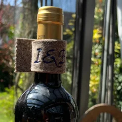 Tropfenfänger aus Wollfilz für Weinflaschen – Farbwahl & Geschenkidee