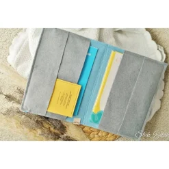 U-Heft-Hülle Maus mit praktischen Fächern Filz blau