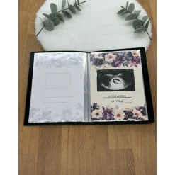 Ultraschallbilder Mappe lila Blumen – Personalisiertes Ultraschallalbum als Geschenk zur Schwangerschaft