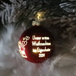 Unser erstes Weihnachten im Eigenheim - Personalisierte Weihnachtskugel mit Lasergravur