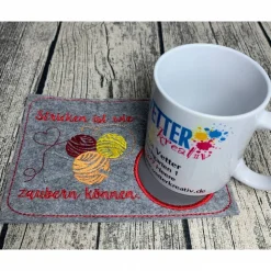 Untersetzer aus Filz bestickt - Geschenk stricken - Geschenkidee für Strickfreundin - Geschenk für Oma