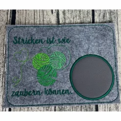 Untersetzer aus Filz bestickt - Geschenk stricken - Geschenkidee für Strickfreundin - Geschenk für Oma