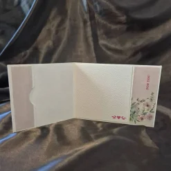 Valentinskarte / Rosenmotive / For You / liebevolle Botschaft / Handgefertigte Valentinskarte