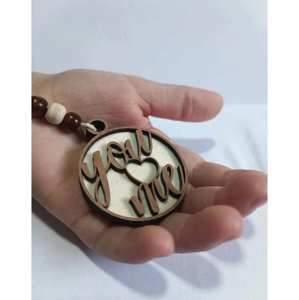 Valentinstag Schlüsselanhänger Glücksbringer aus Holz für verliebte Paare Personalisierbar mit Namen