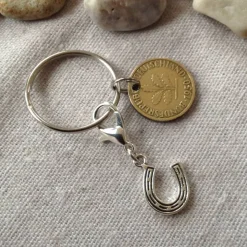 Vintage Geschenkset: Schlüsselanhänger mit alter Münze & Hufeisenanhänger