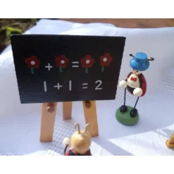 Vintage MINIATUR Holzschule Marienkäfer Käfer Käferschule Holzdeko Holzfigur Ostern Frühling Schule Holz