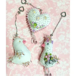 Vogel Ornament creme bunt beidseitig bestickt Unikat Osterdeko handmade shabby chic Wohneko