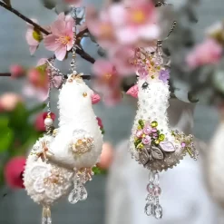 Vogel Ornament creme bunt beidseitig bestickt Unikat Osterdeko handmade shabby chic Wohneko