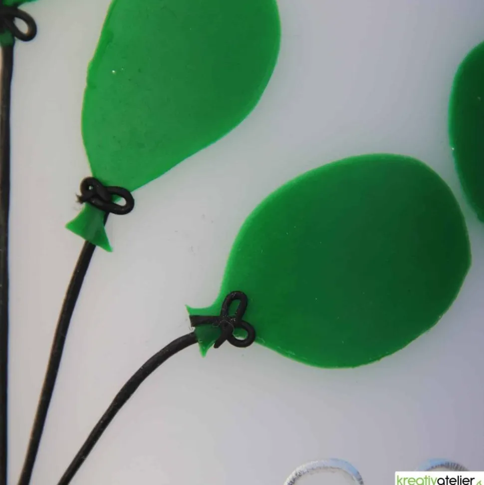 weiße Geburtstagskerze mit Luftballons, personalisierbar, Geburtstagsgeschenk, persönliches Geschenk, bunte Luftballons