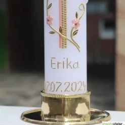 Weiße Taufkerze Taube, Kreuz und Blumenranke, blau für Jungen oder rosa für Mädchen personalisierbar mit Namen und Datum