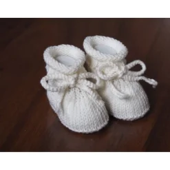 weiße Taufschuhe 0-3 Monate gestrickte Babyschuhe aus Wolle