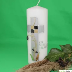 weiße Trauerkerze, Gedenkkerze "In stiller Trauer", groß, silber-gold verziert, personalisierbar