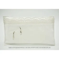 Weißes Ringkissen mit Spitze und Angelhaken – Handgemachtes Unikat für Hochzeit & Trauung, 19.5x11 cm