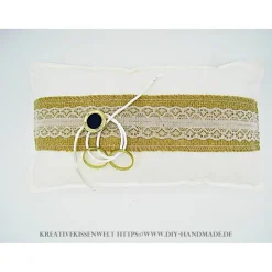 Weißes Ringkissen mit Spitze und Sackleinen, 24x14 cm – Handgemachtes Unikat für die Hochzeit