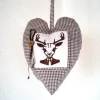 Weihnachten Herz Herr Hirsch bestickt aus kariertem Baumwollstoff mit Aufhängung.