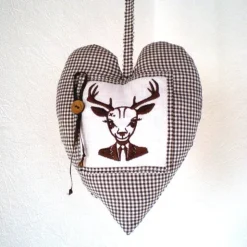 Weihnachten Herz Herr Hirsch bestickt aus kariertem Baumwollstoff mit Aufhängung.
