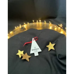 Weihnachtliche (Geschenk-)Anhänger aus Raysin – handgefertigte Unikate für deine Deko