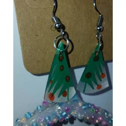 Weihnachtliche Ohrringe mit Tannenbaum Motiv Anhänger – Handgemacht aus Schrumpffolie