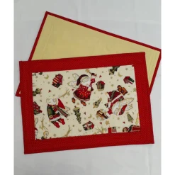 Weihnachtliche Platzsets mit fliegenden Weihnachtsmännern in Beige -Rot