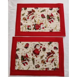 Weihnachtliche Platzsets mit fliegenden Weihnachtsmännern in Beige -Rot