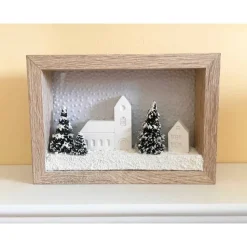 Weihnachtlicher Bilderrahmen mit beleuchtetem, verschneitem Dorf – winterliche Deko zum Hängen oder Stellen