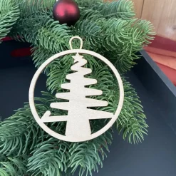 Weihnachtsbaum – Geschenkanhänger & Christbaumanhänger aus Holz, lasergeschnitten, festliche Dekoration