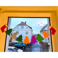 Weihnachtsbaum aus Filz mit funkelnden Steine doppelseidig verziert