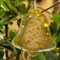 Weihnachtsbaumanhänger in Glockenoptik