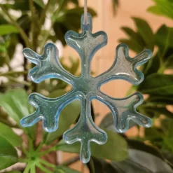 Weihnachtsbaumanhänger in Eiskristall Optik