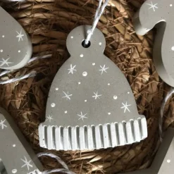 Weihnachtsbaumschmuck, Geschenkanhänger aus Beton, Set mit 6 st, grau mit weiß handbemalt